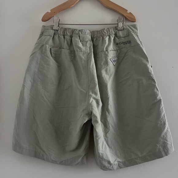 SOLD DO NOT BUY Men’s Columbia Cargo Shorts Bundle Khaki 36W 10L Dark Gray L 12L - Picture 2 of 9